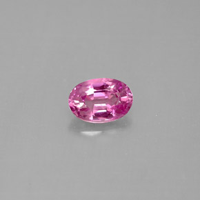 0.59カラットの天然パープルピンクサファイア（5.8×4 mm・オーバルカット）