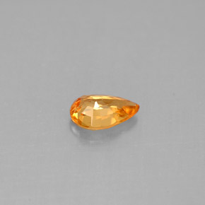 0.50カラットの天然イエローオレンジサファイア（6×4.1 mm・洋梨の形）
