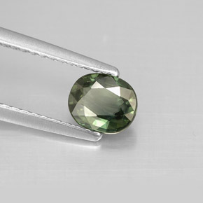 0.80カラットの天然グリーンサファイア（6×5.1 mm・オーバルカット）