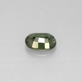 0.80カラットの天然グリーンサファイア（6×5.1 mm・オーバルカット）