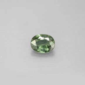 0.76カラットの天然青みがかった緑サファイア（6.2×4.8 mm・オーバルカット）