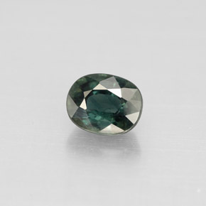 0.88カラットの天然グリーンサファイア（5.9×4.8 mm・オーバルカット）