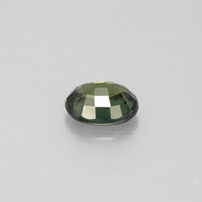 0.78カラットの天然グリーンサファイア（5.9×4.9 mm・オーバルカット）