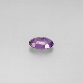 0.52カラットの天然ブルーバイオレットサファイア（5.9×4.2 mm・オーバルカット）