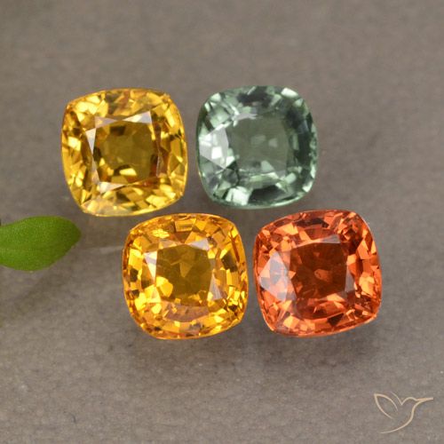 1.87カラットの天然マルチカラーサファイア（4.1×4.1 mm・クッションカット）