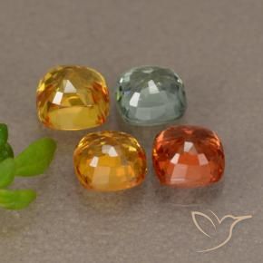 1.87カラットの天然マルチカラーサファイア（4.1×4.1 mm・クッションカット）