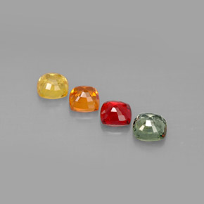 2.17カラットの天然マルチカラーサファイア（4.4×4.4 mm・クッションカット）