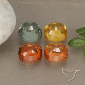 2.38カラットの天然マルチカラーサファイア（4.6×4.5 mm・クッションカット）