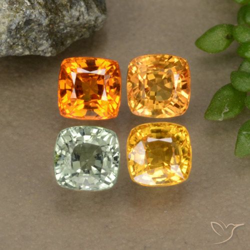 2.30カラットの天然マルチカラーサファイア（4.2×4.1 mm・クッションカット）