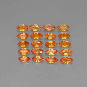 2.46カラットの天然Apricot Orange サファイア（4.2×2.4 mm・マーキス）