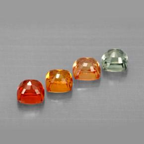 2.42カラットの天然マルチカラーサファイア（4.2×4.2 mm・クッションカット）