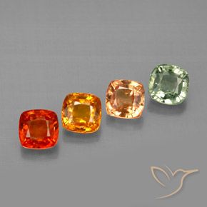 1.98カラットの天然マルチカラーサファイア（4.3×4.2 mm・クッションカット）
