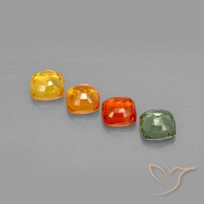 2.28カラットの天然マルチカラーサファイア（4.5×4.5 mm・クッションカット）