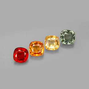 カラットの天然マルチカラーサファイア（4.5×4.5 mm・クッションカット）