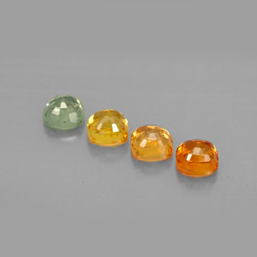 カラットの天然マルチカラーサファイア（4.1×4.1 mm・クッションカット）