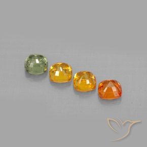 1.85カラットの天然マルチカラーサファイア（4.1×4.1 mm・クッションカット）