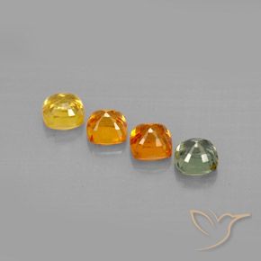 2.10カラットの天然マルチカラーサファイア（4.2×4.2 mm・クッションカット）