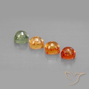 2.24カラットの天然マルチカラーサファイア（4.2×4.2 mm・クッションカット）