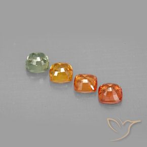 1.95カラットの天然マルチカラーサファイア（4.2×4.2 mm・クッションカット）