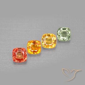 2.64カラットの天然マルチカラーサファイア（4.6×4.6 mm・クッションカット）