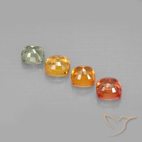 2.64カラットの天然マルチカラーサファイア（4.6×4.6 mm・クッションカット）