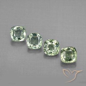 1.72カラットの天然Light Sea Green   サファイア（4×3.9 mm・クッションカット）
