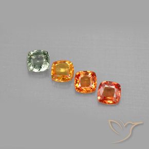 1.49カラットの天然マルチカラーサファイア（4×4 mm・クッションカット）