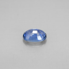 1.05カラットの天然ブルーサファイア（7×5.1 mm・オーバルカット）