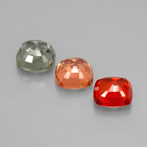 カラットの天然マルチカラーサファイア（4.6×4.5 mm・クッションカット）