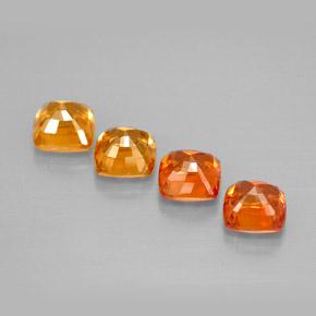 1.99カラットの天然マルチカラーサファイア（4.1×4.1 mm・クッションカット）