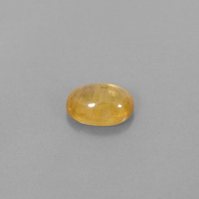 1.74カラットの天然ゴールデンイエローサファイア（8.1×6 mm・透明）
