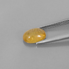 1.74カラットの天然ゴールデンイエローサファイア（8.1×6 mm・透明）