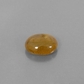 2.72カラットの天然ゴールデンイエローサファイア（9.1×7.2 mm・透明）