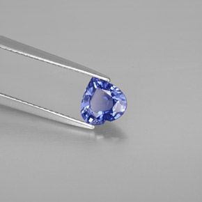 1.21カラットの天然ブルーサファイア（6.6×6.6 mm・ハート型）