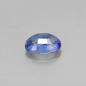 1.17カラットの天然ブルーサファイア（7.1×5.1 mm・オーバルカット）