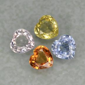 1.35カラットの天然マルチカラーサファイア（4.2×4.2 mm・ハート型）