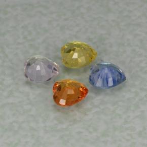 1.35カラットの天然マルチカラーサファイア（4.2×4.2 mm・ハート型）