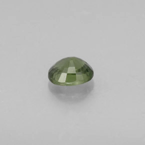 0.94カラットの天然グリーンサファイア（6.1×5.1 mm・オーバルカット）