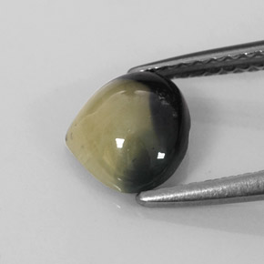1.75カラットの天然バイカラーサファイア（8×6.9 mm・洋梨の形）
