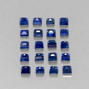 カラットの天然ディープブルーサファイア（1.9×1.9 mm・四角）