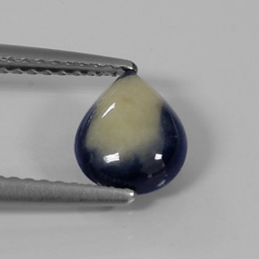 1.31カラットの天然バイカラーサファイア（8×6.4 mm・洋梨の形）