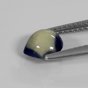 1.39カラットの天然バイカラーサファイア（6.9×6.9 mm・洋梨の形）