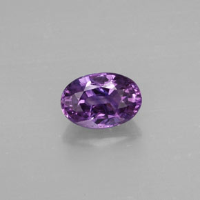 0.70カラットの天然ブルーバイオレットサファイア（6×4.1 mm・オーバルカット）