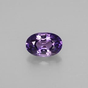 0.70カラットの天然ブルーバイオレットサファイア（6.1×4.1 mm・オーバルカット）