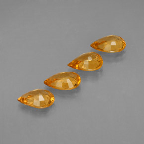 カラットの天然ゴールデンイエローサファイア（6.9×4.8 mm・洋梨の形）