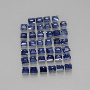 カラットの天然ディープブルーサファイア（1.8×1.8 mm・四角）