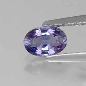 0.57カラットの天然ブルーバイオレットサファイア（6×4.1 mm・オーバルカット）