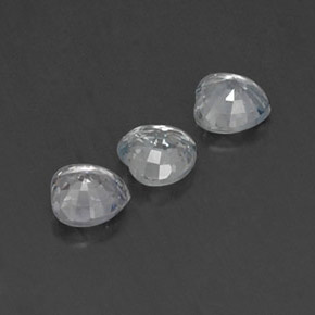 カラットの天然淡い青みがかった白サファイア（4.2×4.1 mm・ハート型）