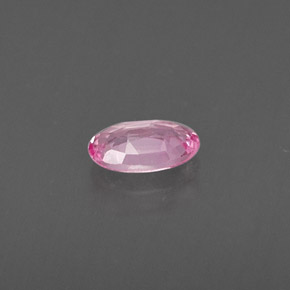 0.29カラットの天然ピンクサファイア（5.2×3.2 mm・オーバルカット）