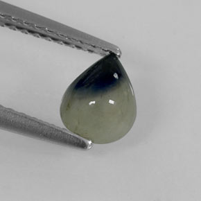 0.90カラットの天然バイカラーサファイア（6.6×5.2 mm・洋梨の形）